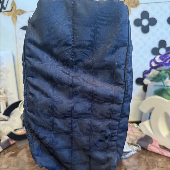 Chanel Travel Line Tote and matching long zippy wallet - Picture 4 of 16